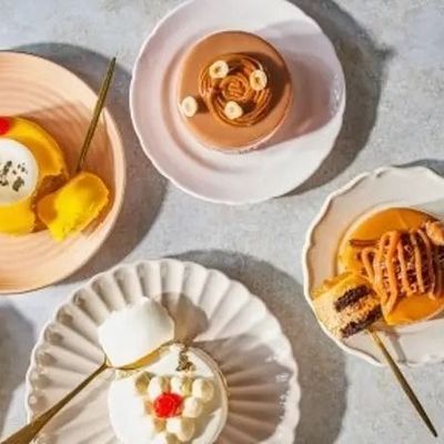 A Dozen Super Special Gateaux