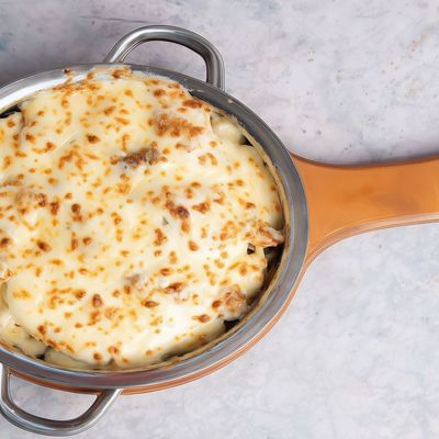 Fasting pasta casserole with mozzarella
