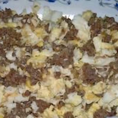 طبق مفركة لحم مفروم مع البيض