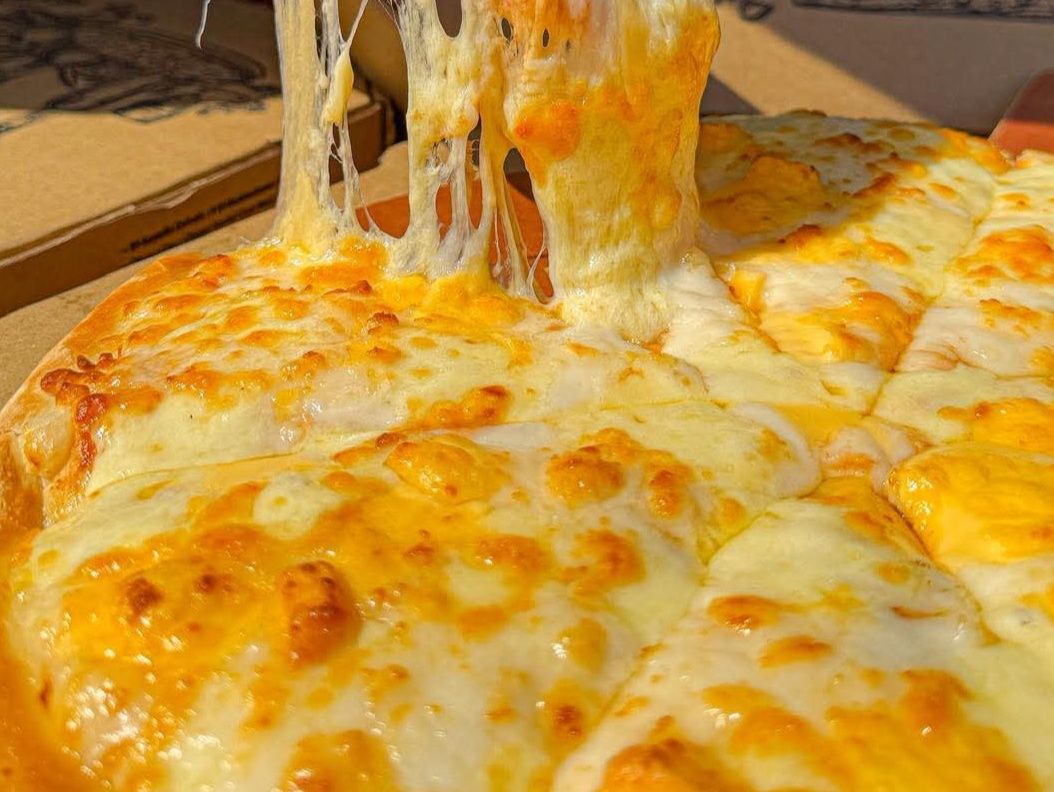 Cheese Lovers Pizza with Ranch Sauce