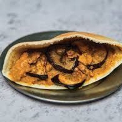 Foul sandwich with eggplant