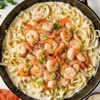 Spaghetti with Shrimp in White Sauce