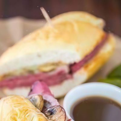 Petit Pain Pastrami Sandwich