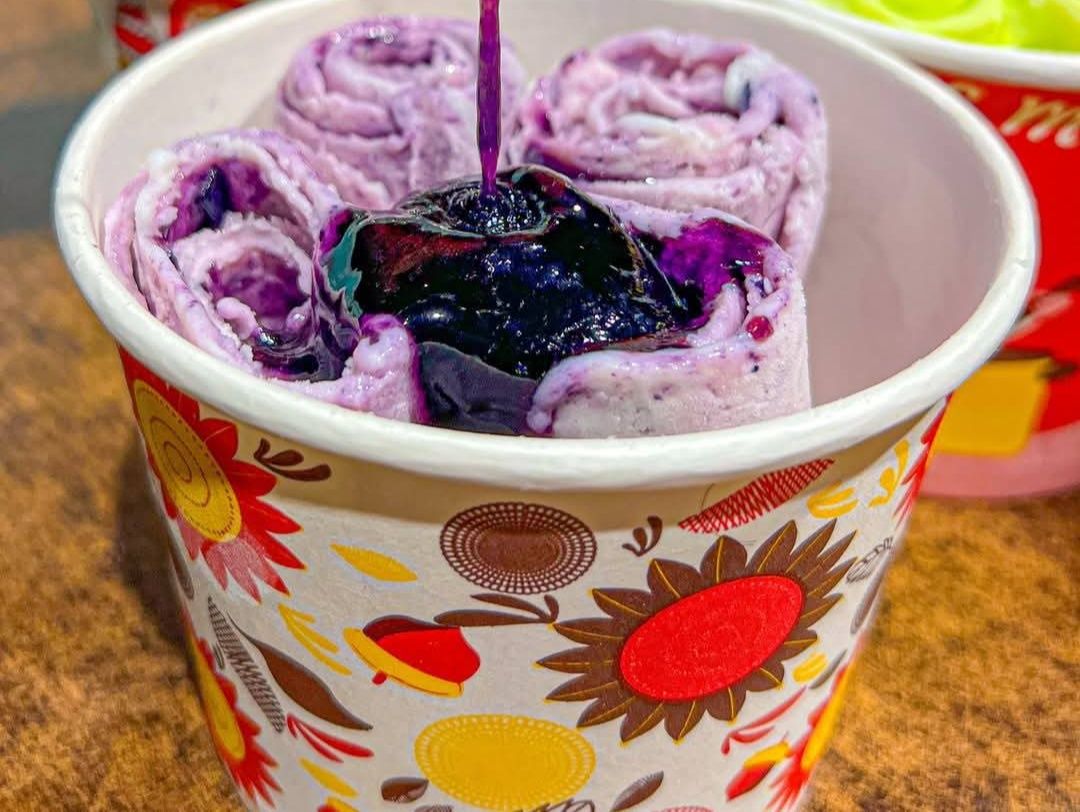 Blueberry ice cream rolls ( 3 rolls)