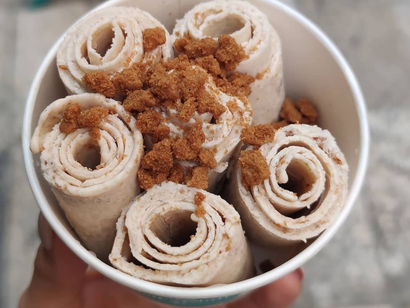 Lotus ice cream rolls ( 3 rolls )