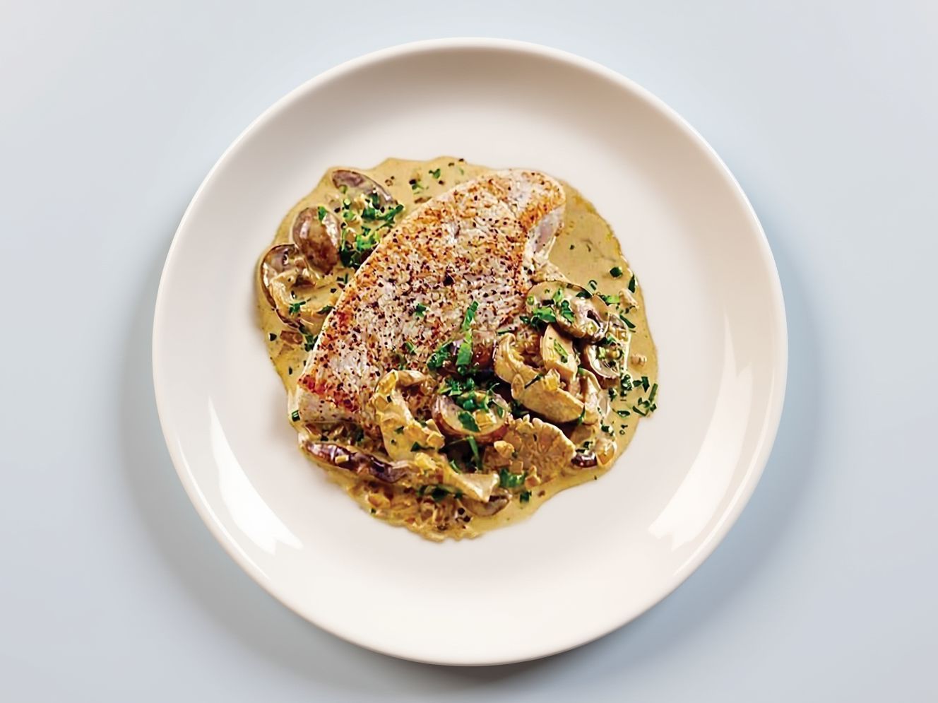 Chicken fillet with mushroom sauce