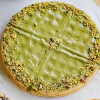 Waffles with pistachio sauce