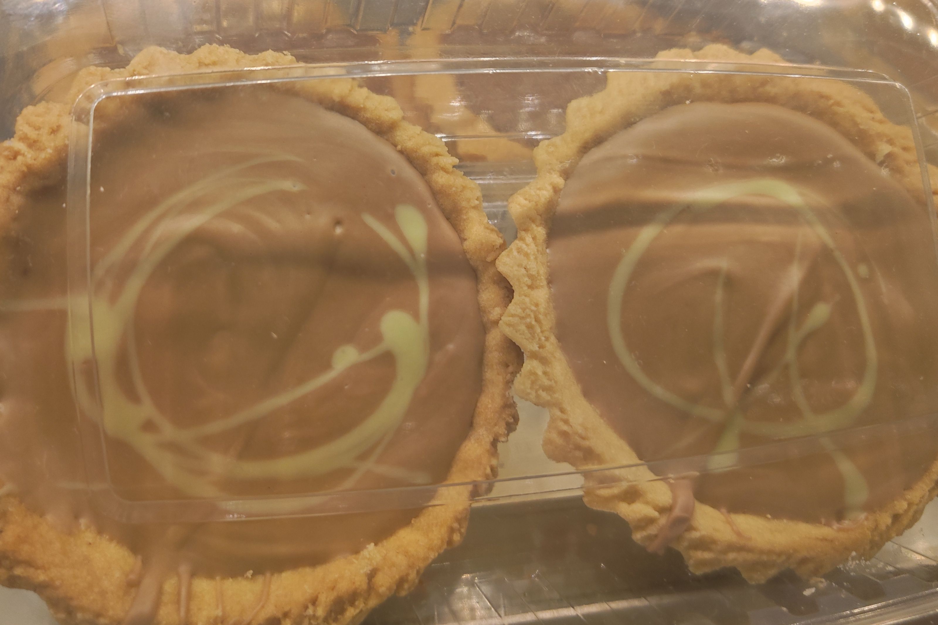 Mini pistachio tart