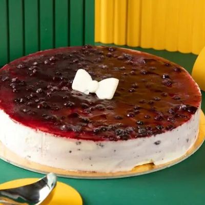 Mini Blueberry With Yogurt Ice Cream Cake