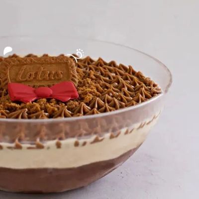 Lotus With Chocolate Ice Cream Bowl