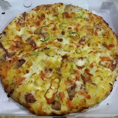 Mix Meat Oriental Pizza