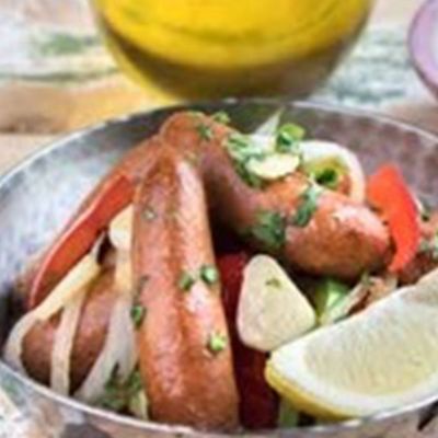 سجق حار مع خضار