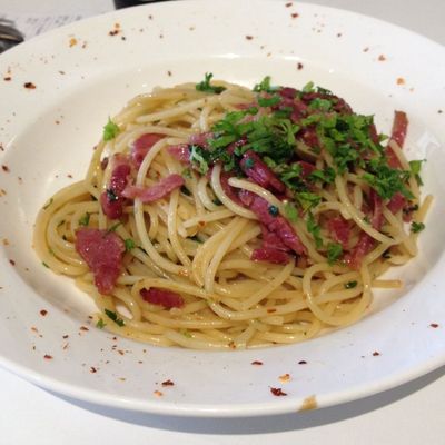 Spaghetti Aglio e Olio with Beef Bacon