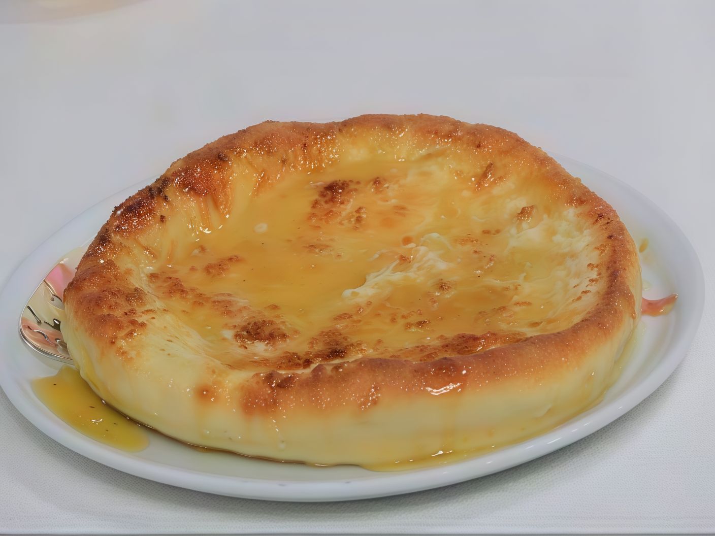 Pie With Honey And Cream