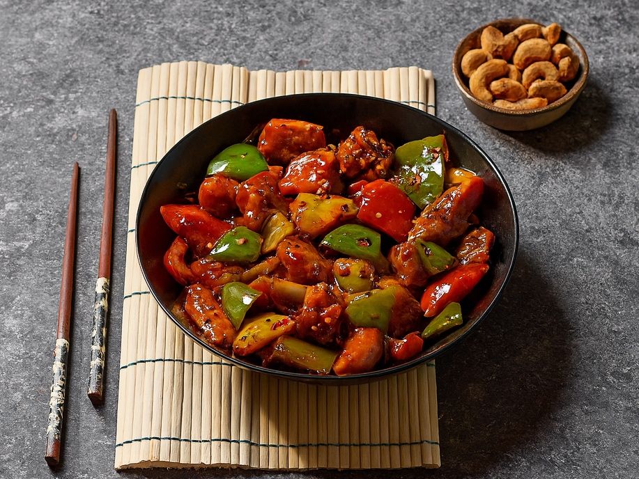 Chicken With Spicy Kung Pauo Sauce