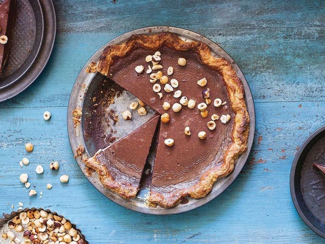 Medium Hazelnut Chocolate Pie