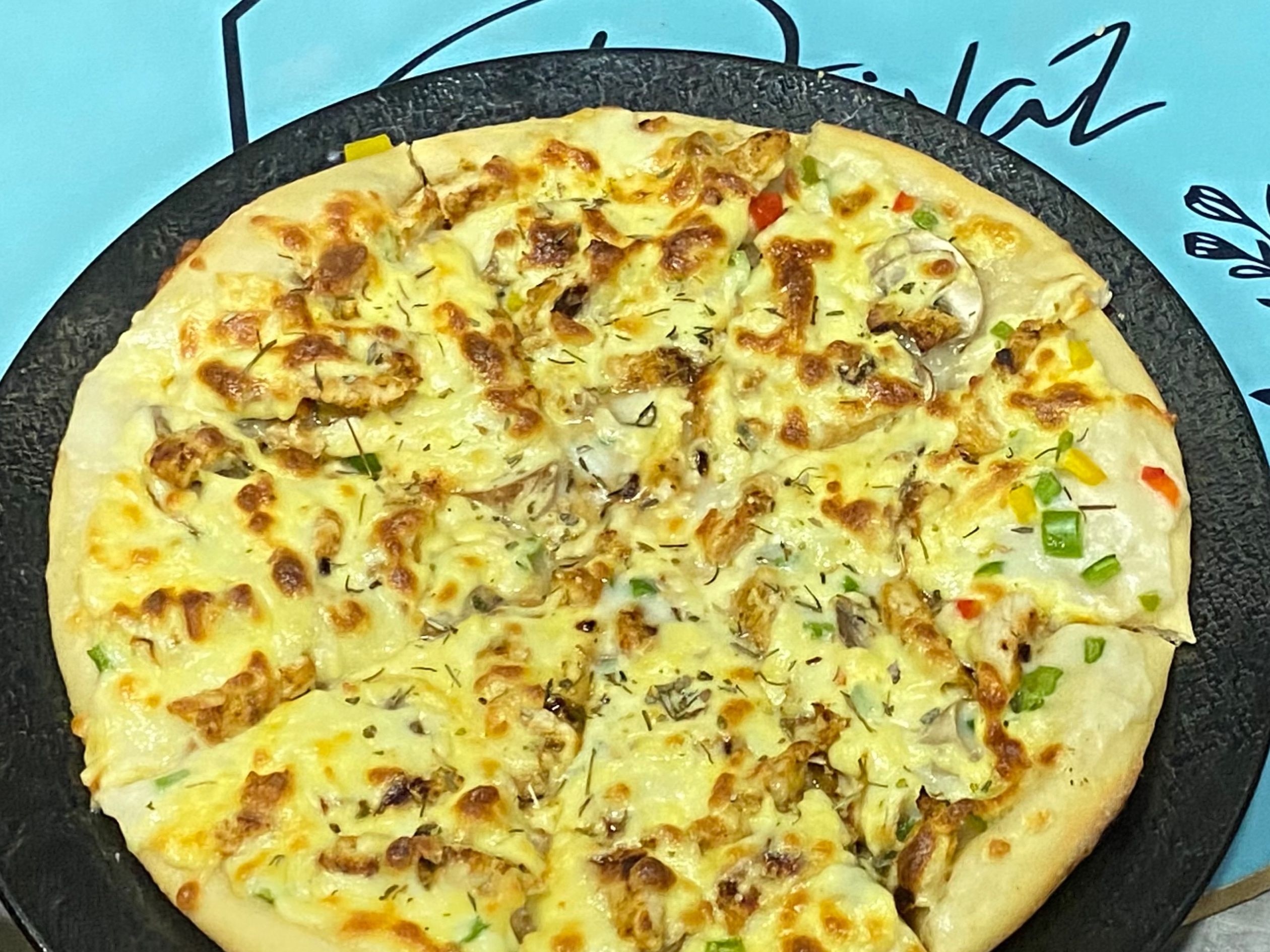 Alfredo Pizza