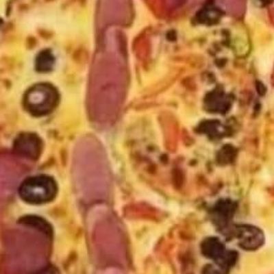 بيتزا نص سجق اسكندراني ونص هوت دوج