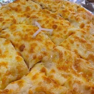 بيتزا شرقي ميكس جبن