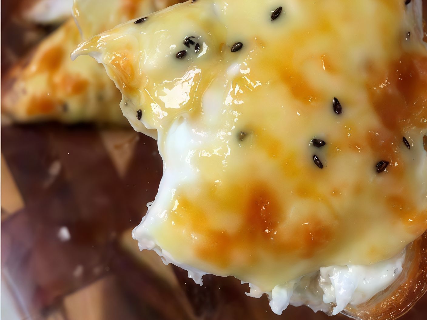 Tamees with mozzarella and honey