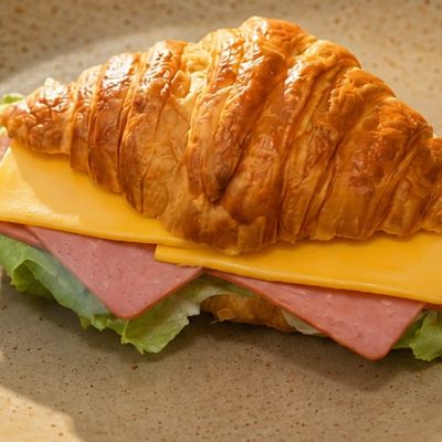 cheddar roast beef croissant