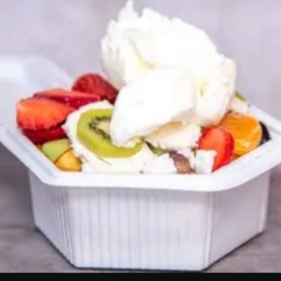 علبة كونبيلة مع آيس كريم