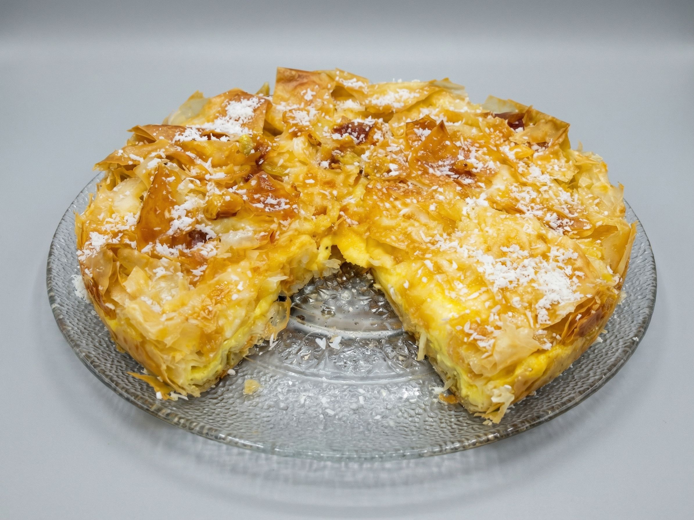 Fruits With Custard And Chocolate Pie