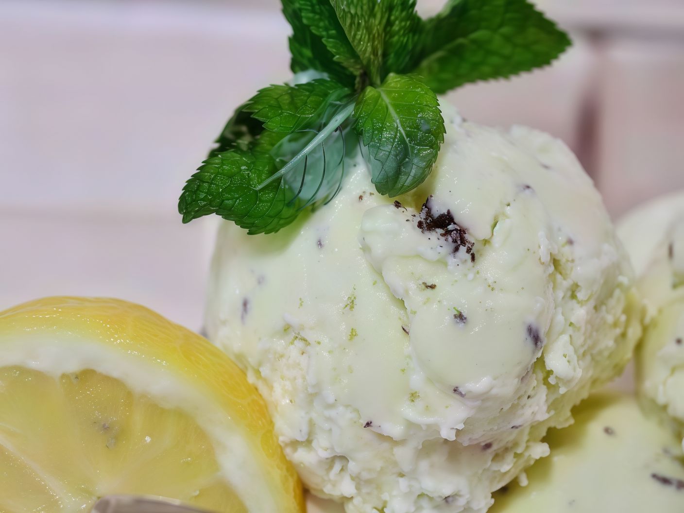Lemon With Mint Ice Cream