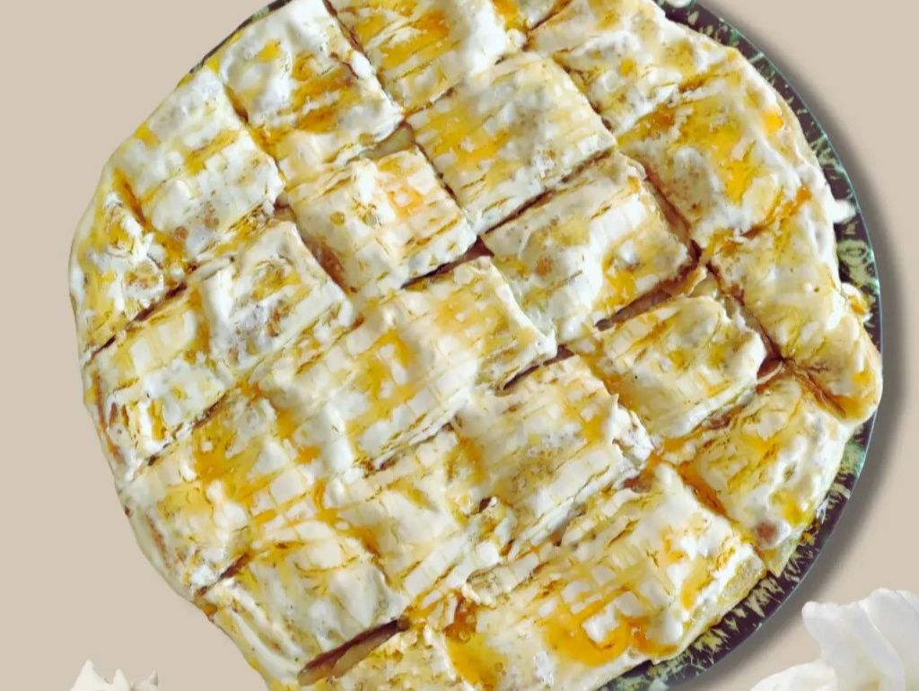 Cream Qeshta and Honey Pie