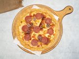 Large pepperoni pizza