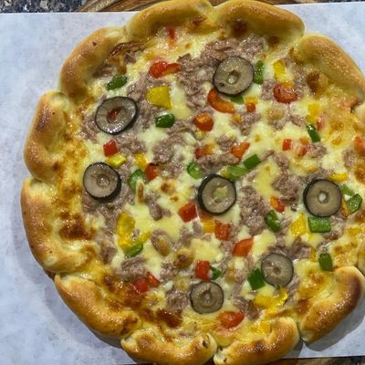 Large Tuna Pizza