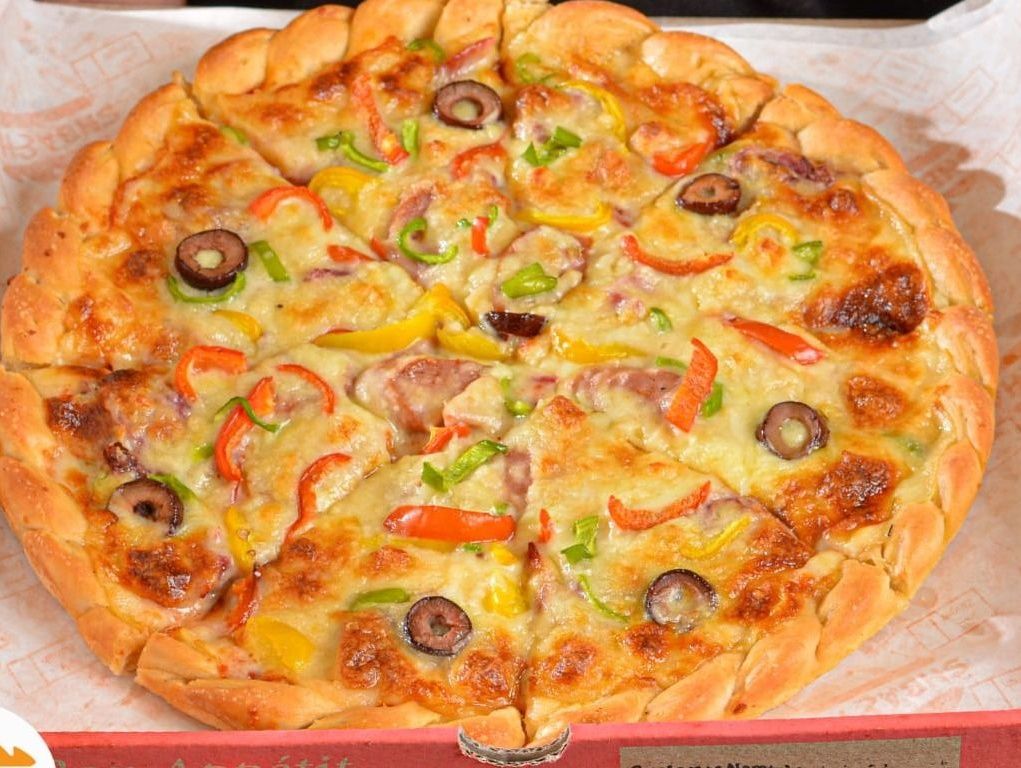 Large Chicken Shawarma Pizza