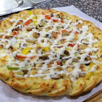 Large Ranch Chicken Pizza