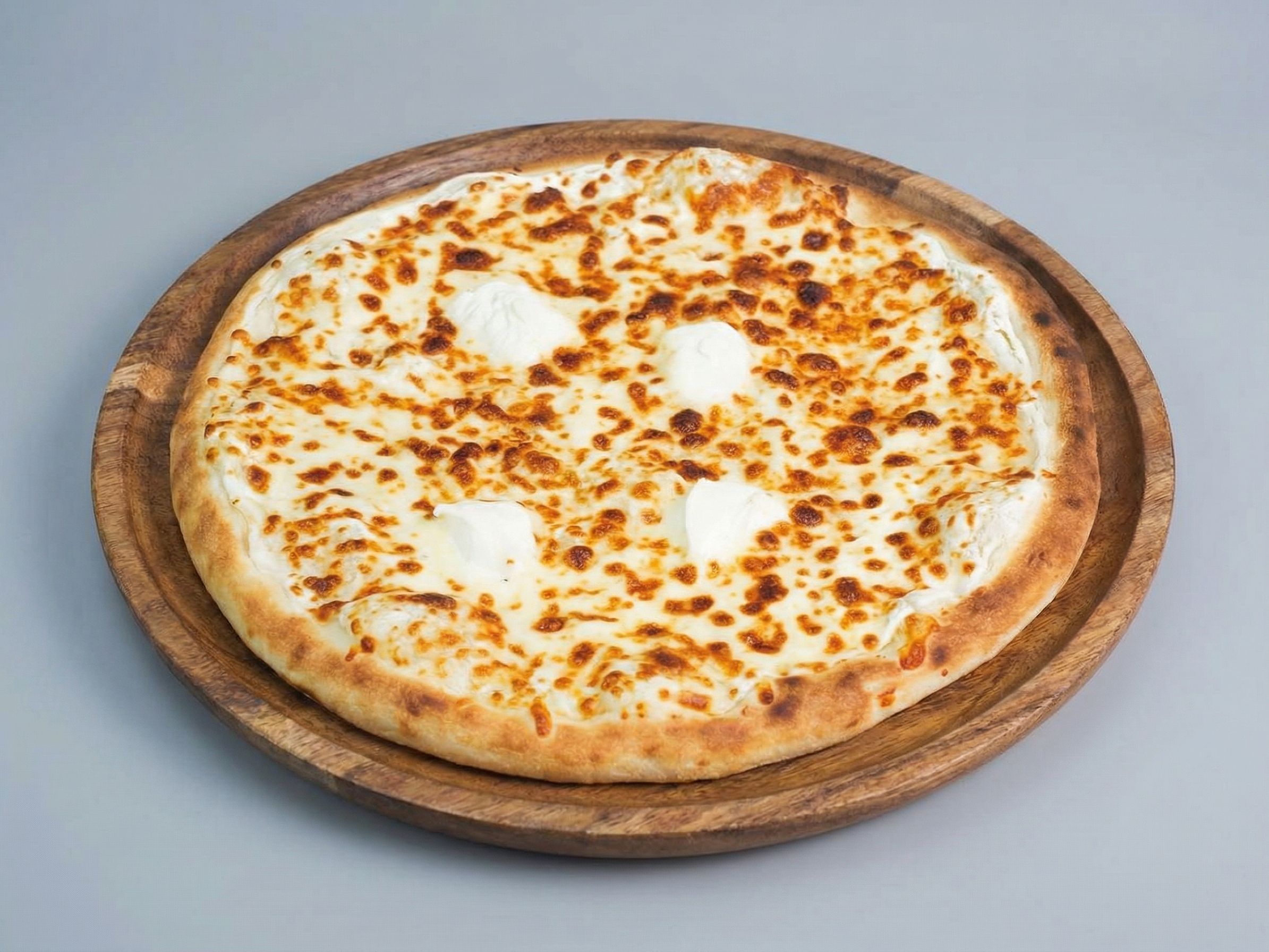 Roumy Cheese Oriental pizza