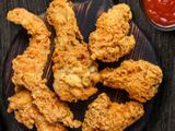 4 Fried Chicken Pieces with 2 Bread Rolls