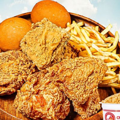 6 Chicken Pieces with Rice, Coleslaw Salad and Bread