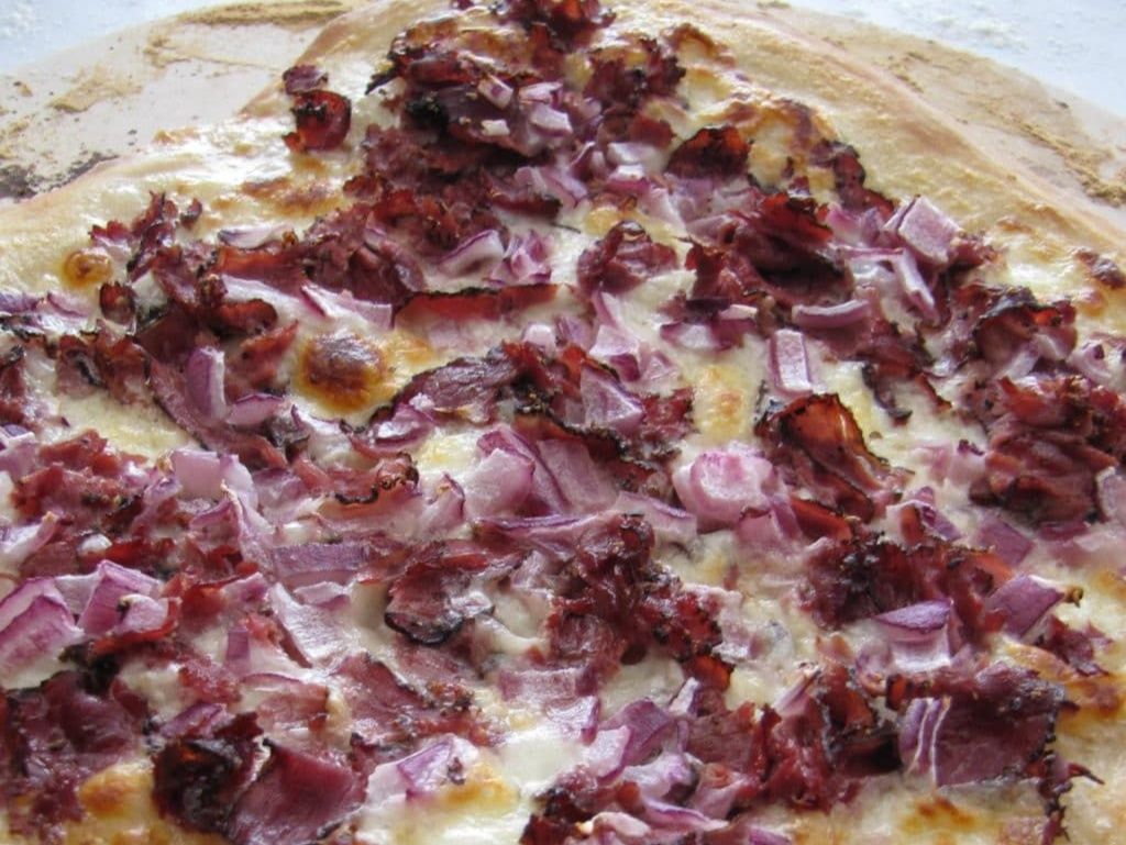Flat bread pastrami
