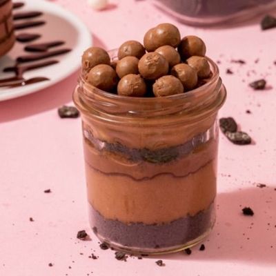 Oreo Cheesecake With Nutella Chocolate And Maltesers Chocolate Jar