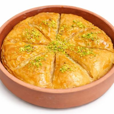 Family-sized Baklava Tajine with Cream qeshta