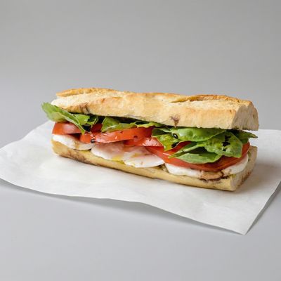 Quraish Cheese With Tomato Sandwich