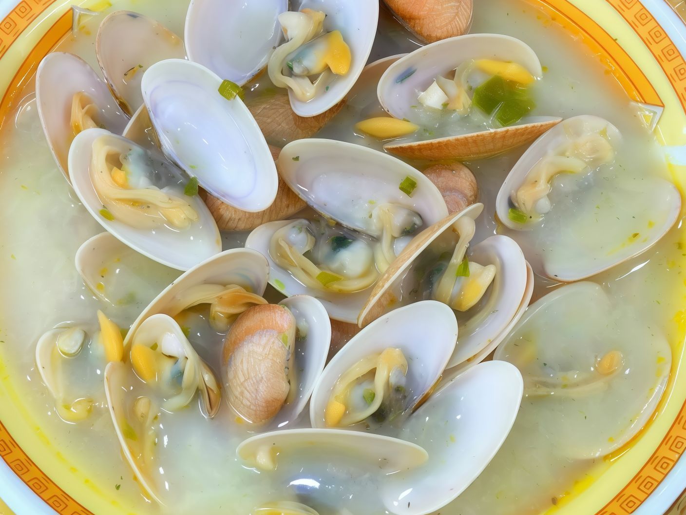 Kilo Clams With Soup