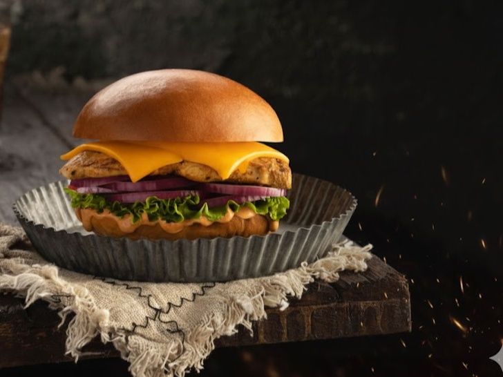 Classic Grilled Chicken Burger Sandwich