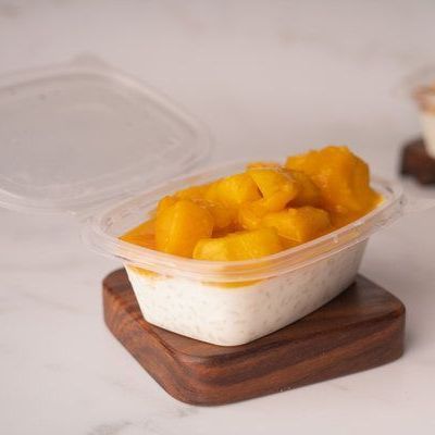 Rice pudding with mango