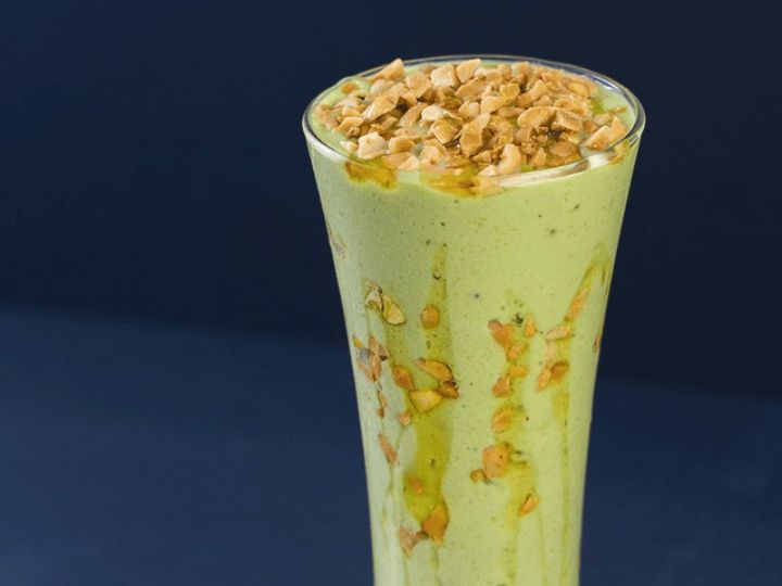 Avocado with cashews