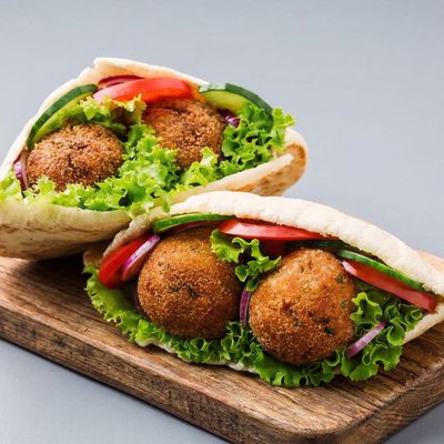 Ta'ameya 'Ein Kotkut Sandwich