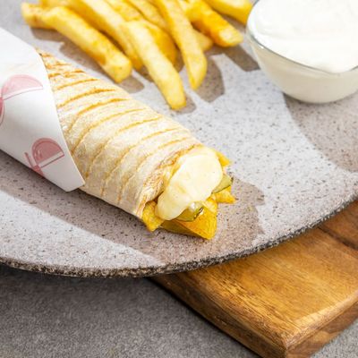 بطاطس مقلية بالموتزريلا