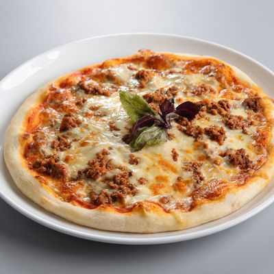 Minced Oriental Sausage Pizza