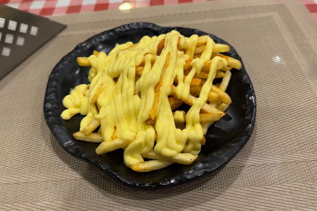 Cheese fries