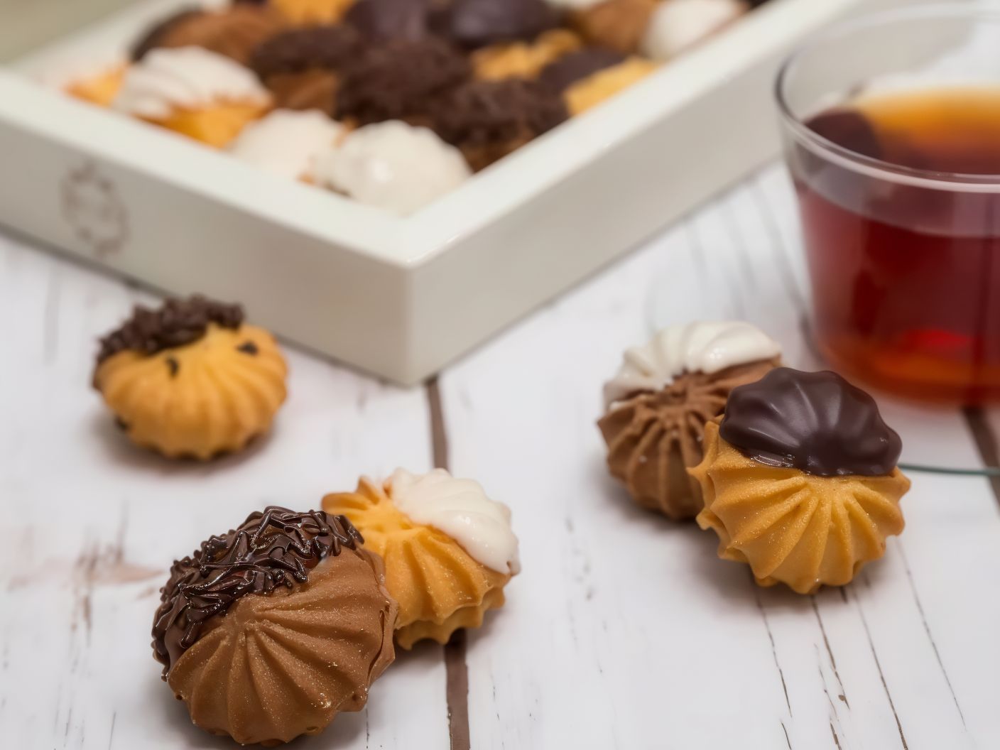 Small Regular Petit Four