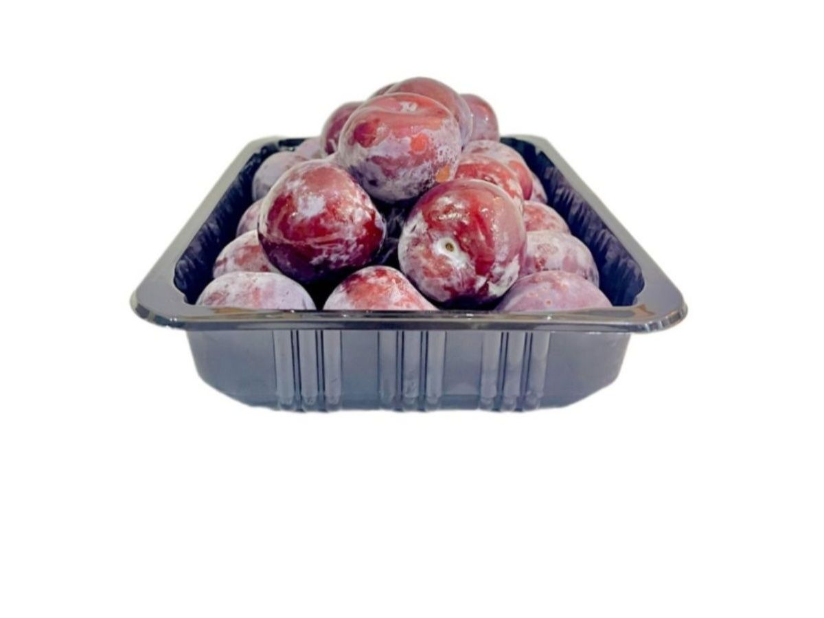 Imported red plums 1 kg